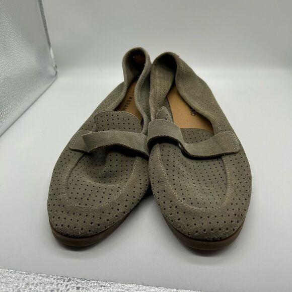 Lucky Brand Caylon Perforated Suede Loafer Size 8M - Picture 3 of 11